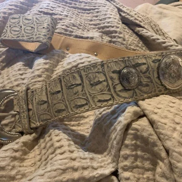 MZ of New York Top Grain Statement Silver Studded Beige Belt - Picture 3 of 4